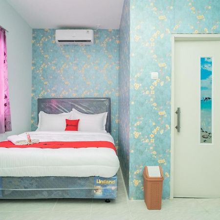 RedDoorz Plus near ITC Cempaka Mas 2 Jakarta Bagian luar foto