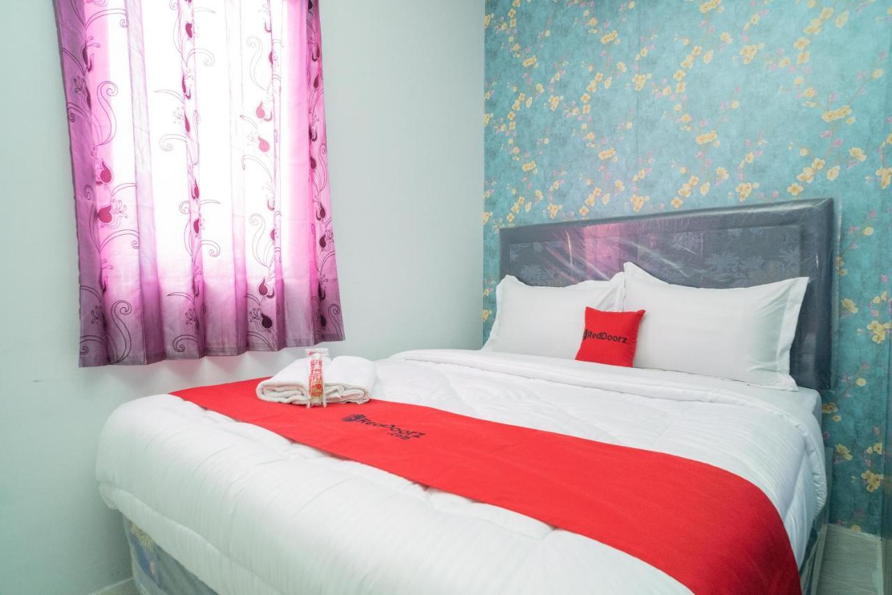 RedDoorz Plus near ITC Cempaka Mas 2 Jakarta Bagian luar foto