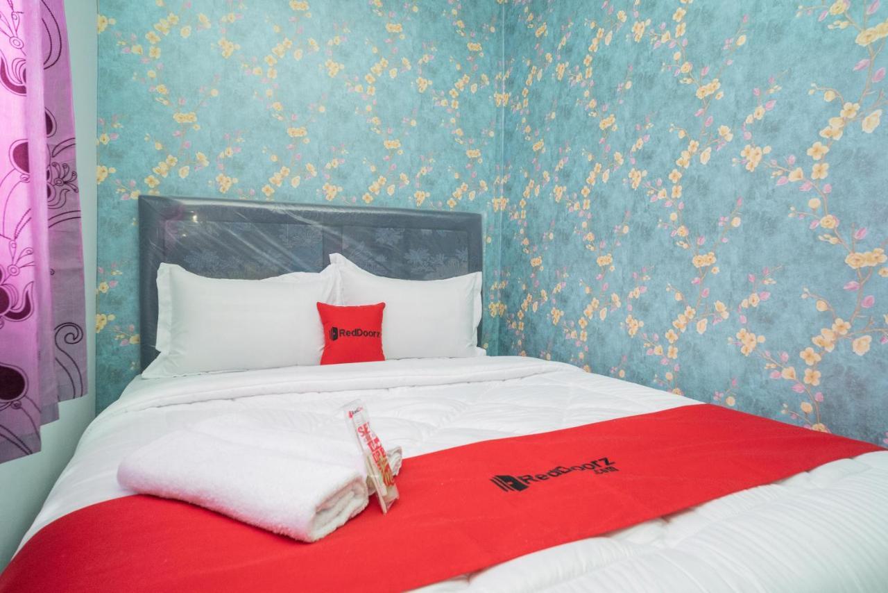 RedDoorz Plus near ITC Cempaka Mas 2 Jakarta Bagian luar foto