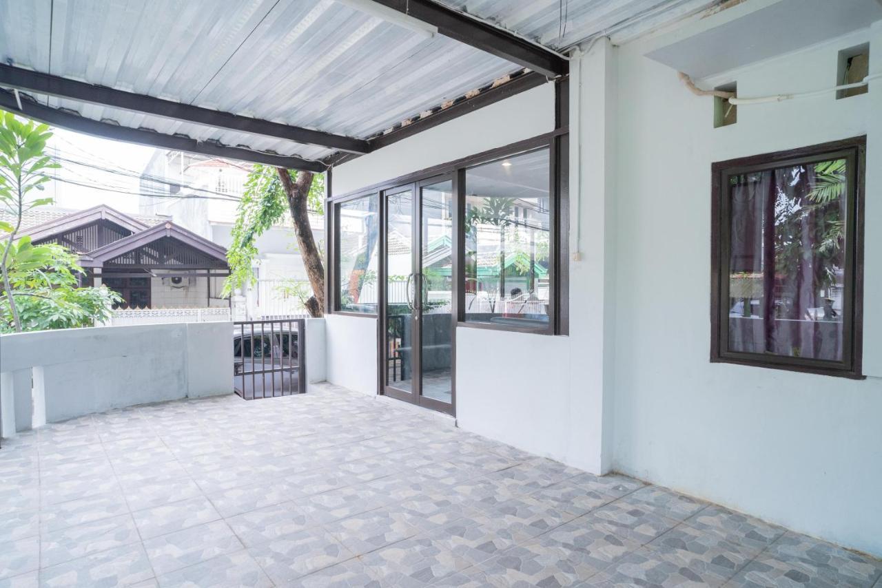 RedDoorz Plus near ITC Cempaka Mas 2 Jakarta Bagian luar foto