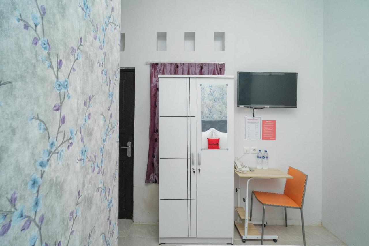 RedDoorz Plus near ITC Cempaka Mas 2 Jakarta Bagian luar foto