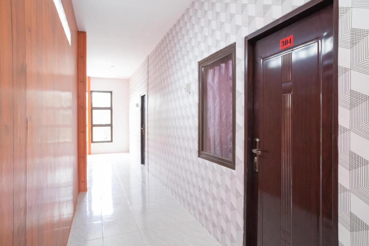 RedDoorz Plus near ITC Cempaka Mas 2 Jakarta Bagian luar foto