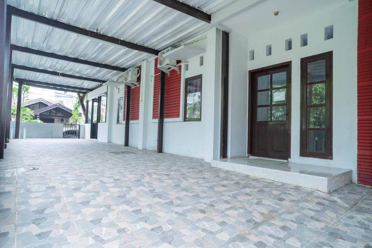 RedDoorz Plus near ITC Cempaka Mas 2 Jakarta Bagian luar foto