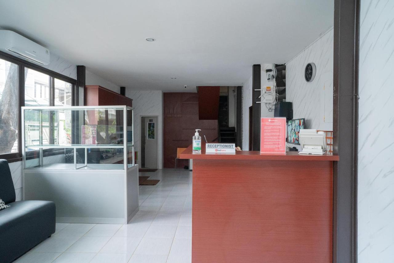 RedDoorz Plus near ITC Cempaka Mas 2 Jakarta Bagian luar foto