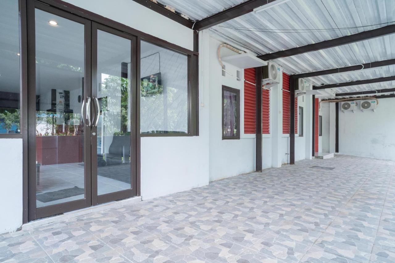 RedDoorz Plus near ITC Cempaka Mas 2 Jakarta Bagian luar foto