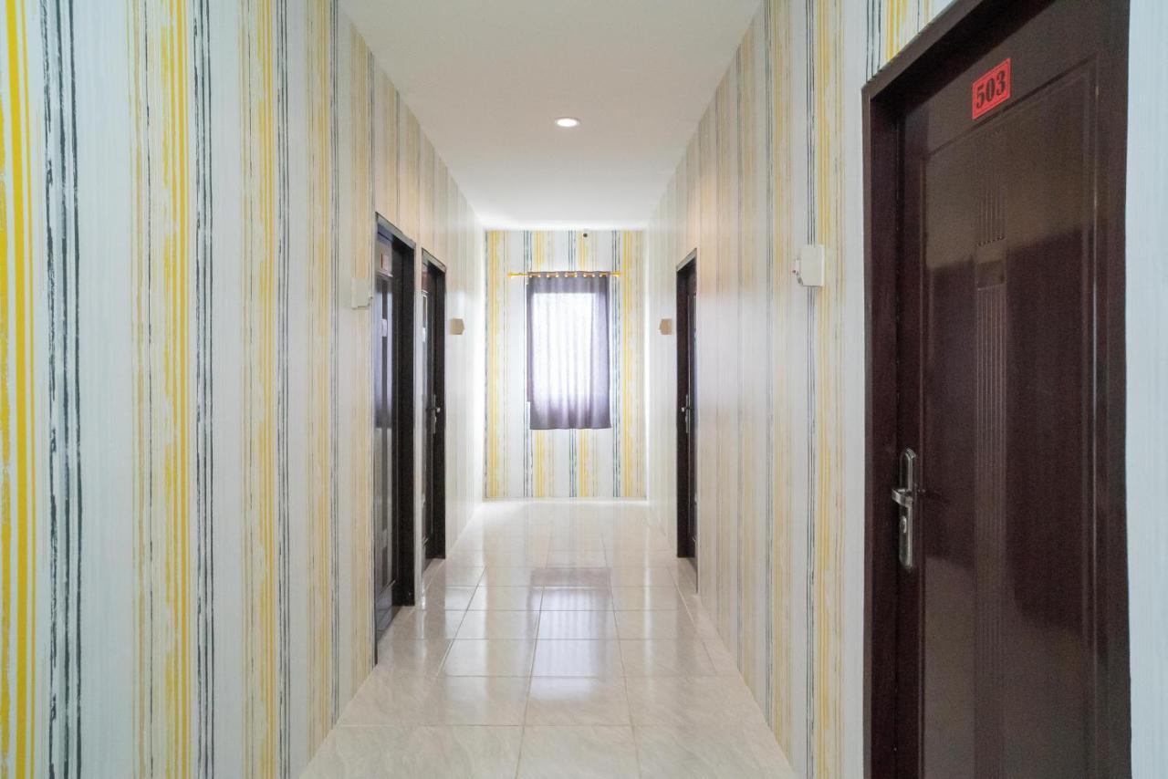 RedDoorz Plus near ITC Cempaka Mas 2 Jakarta Bagian luar foto