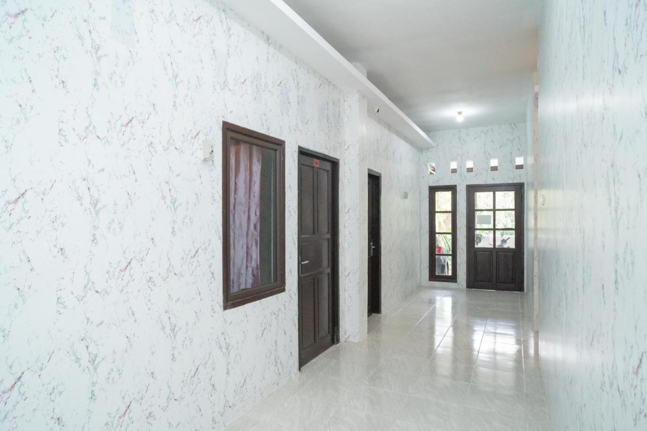 RedDoorz Plus near ITC Cempaka Mas 2 Jakarta Bagian luar foto