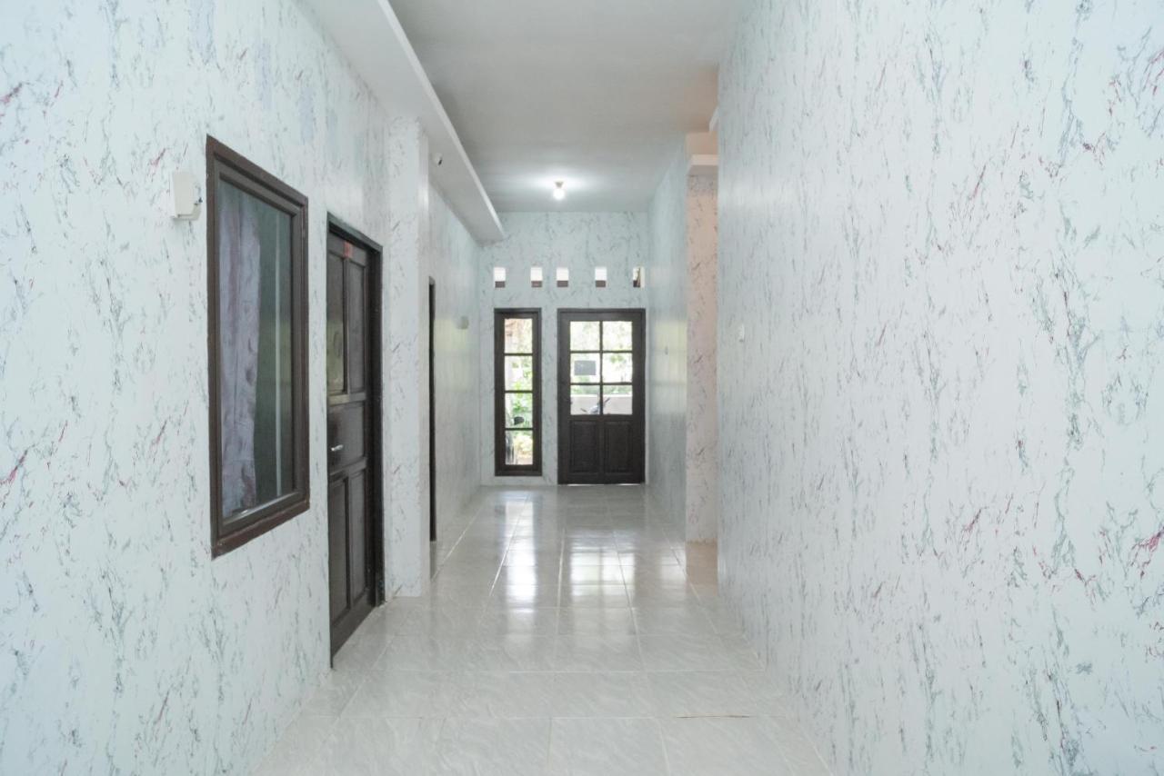 RedDoorz Plus near ITC Cempaka Mas 2 Jakarta Bagian luar foto
